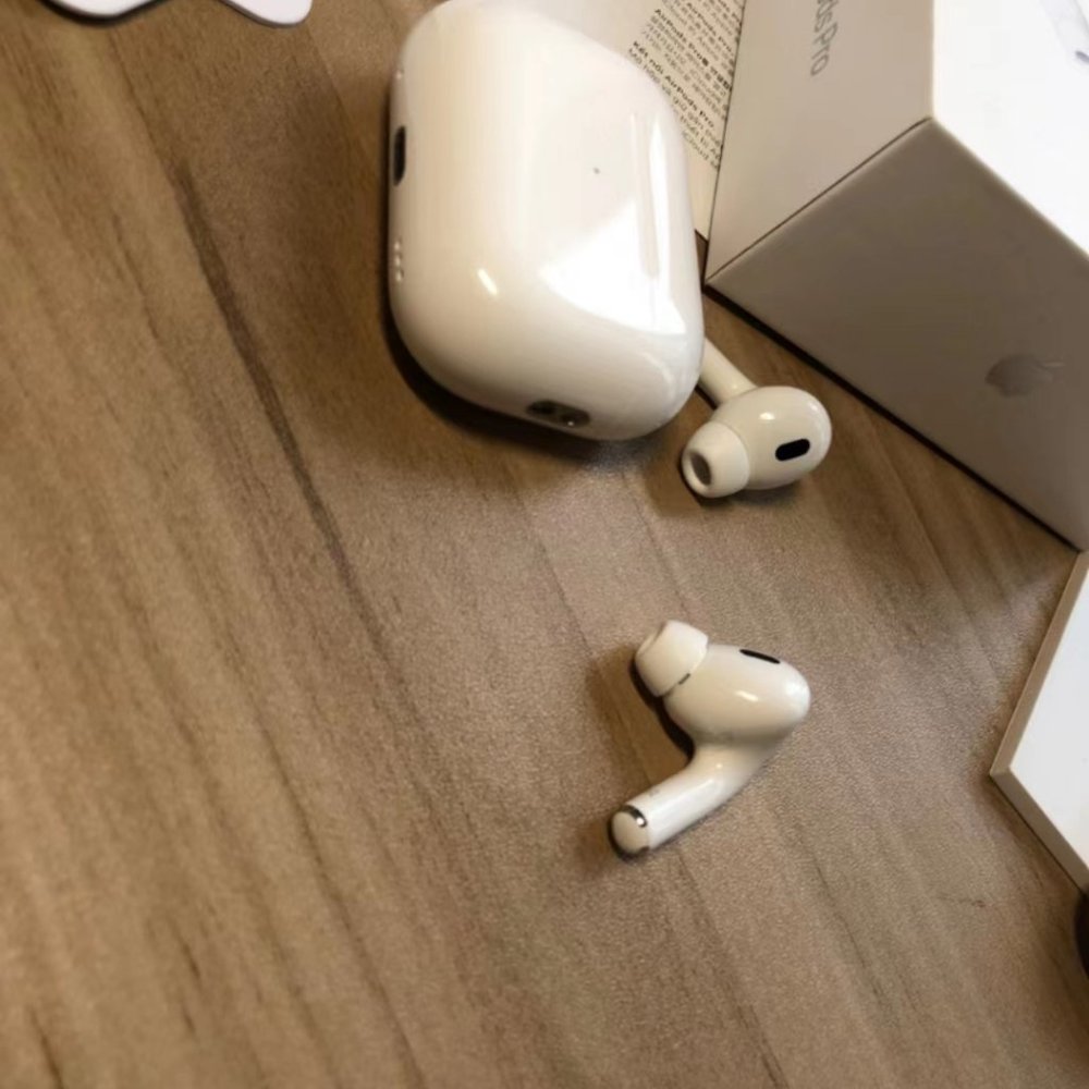 Apple airpods pro 2nd generation Bluetooth headphones for women and men - Picture 3 of 3